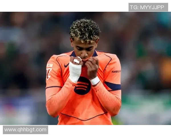 西甲经典对决巴萨惊险逆转曼联全场沸腾的瞬间分析